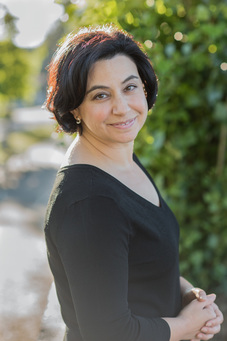 Head shot of Laurie Frankel